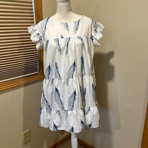 Dress with feathers on it